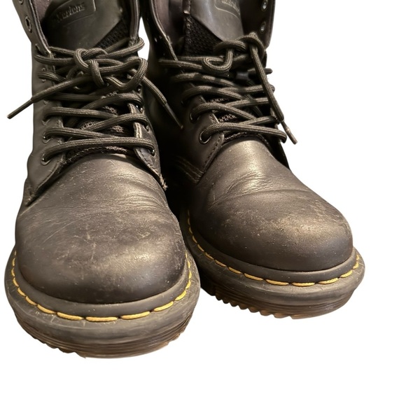 Dr. Martens Big Kids Size 5 / Women’s Size 7 – Classic Black Leather Boots - Picture 6 of 10